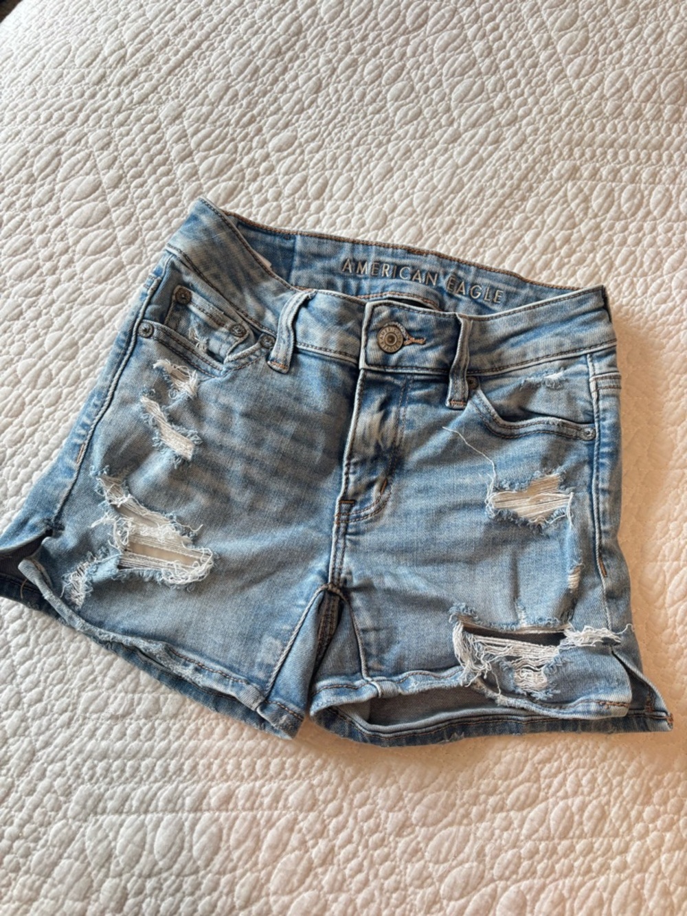 American Eagle Outfitters Light Wash Distressed Denim Shorts Size 000